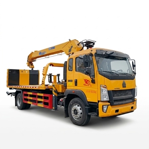 Camion de dépannage HOWO 4x2 avec grue hydraulique et plateau inclinable pour le récupération des véhicules en panne sur route - Product Image 2