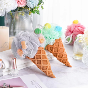 Éponge de bain exfoliante en forme de cornet de glace pour enfants avec cordelette de suspension – Vente en gros OEM - Product Image 4
