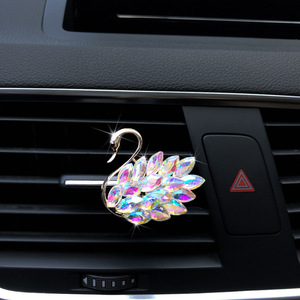 Exquisito Rhinestone Cisne Coche Aromaterapia Perfume Metal Diamantes Difusor Clip Cristal Ambientador Clip Coche Aromaterapia 2025 - Product Image 4