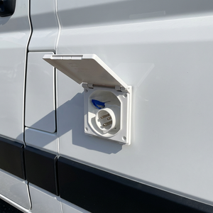 IP44 16A 230V CEE Camping <strong>Caravan</strong> <strong>Mains</strong> Flush Fit Hook up Extension Power Supply Mounting <strong>Plug</strong> Socket Inlet With Hinged Lid - Product Image 2