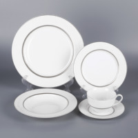 Assiette Ronde en Porcelaine Blanche Pure en Gros, Vaisselle de Luxe en Céramique Fine (New Bone China) pour Hôtels et Services Royaux