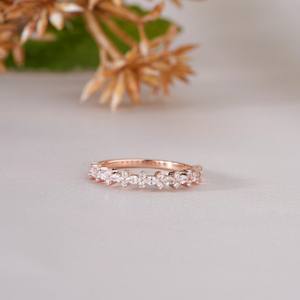 Anillo Apilable Único Inspirado en la Naturaleza para Mujer, Regalo de Aniversario Romántico, Anillo de Boda Floral de Moissanita Marquise en Oro Rosa de 14K - Product Image 1