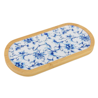 Plateau de service ovale en bambou avec motif floral chinoiserie bleu et blanc imprimé par transfert à l'eau, idéal pour café, thé et collations
