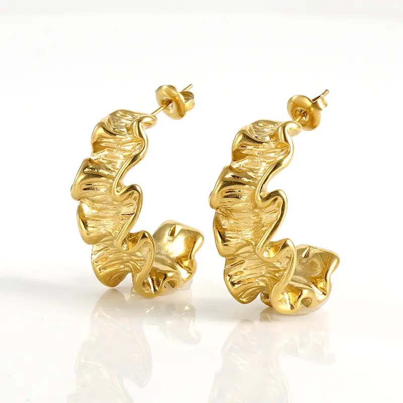 Nabest 2024 Trendy Women Jewelry 18K Gold Plated Waterproof Stainless Steel Hypoallergenic Fold Textured Cc Stud Earrings