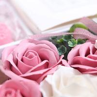 Vente en gros de petits cadeaux de saint-valentin, Roses de savon préservées Roses éternelles fleurs dans une boîte cadeau meilleur cadeau pour petite amie/