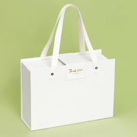 Boîte cadeau magnétique pliable biodégradable avec logo personnalisé, emballage rigide de luxe pliable avec poignée pour emballage cadeau en gros