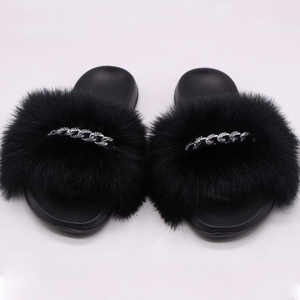 Pantoufles plates en fausse <span class=keywords><strong>fourrure</strong></span> pour femmes, <span class=keywords><strong>mules</strong></span> personnalisées moelleuses, chaussures d'intérieur et d'extérieur, strass scintillants, tongs shaggy pour filles avec chaînes - Product Image 5