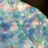 Tissu en polyester 100% à dégradé bleu et vert, effet tie-dye, tissu scintillant avec broderie de petites fleurs en trois dimensions
