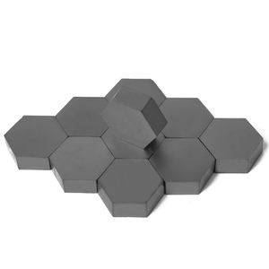 98%高硬度六角形保護用炭化ケイ素<span class=keywords><strong>SSiC</strong></span>タイル多曲面装甲板D34.6 SiCセラミックタイル - Product Image 2