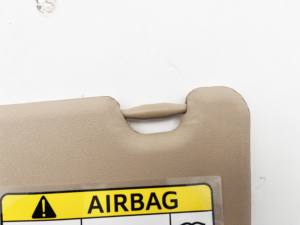 Offre Spéciale d'usine Nouvelles pièces intérieures toyota <span class=keywords><strong>Pare</strong></span>-<span class=keywords><strong>soleil</strong></span> de voiture beige côté PVC personnalisé pour Toyota Yaris 2023-on (côté <span class=keywords><strong>conducteur</strong></span>) OEM - Product Image 4