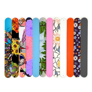 Descuento especial en el que confían miles de personas Pulsera de silicona con logotipo personalizado Regalo de cumpleaños Pulsera a presión de silicona impermeable - Product Image 1