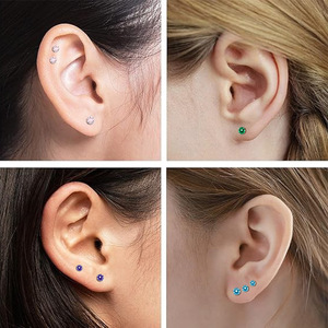 Labret en titane F136 plaqué PVD avec filetage interne et zircon coloré |   Bijoux de piercing corporel pour femmes |   Hypoallergénique - Product Image 4