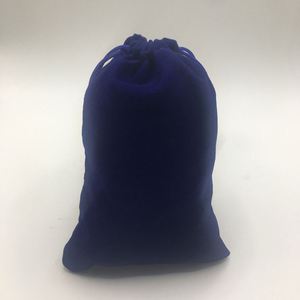 Bolsas de Regalo de Franela Reciclable de 7*9cm, Bolsa de Terciopelo Textil con Logotipo Personalizado Estampado y Cordón para Joyas y Cosméticos - Product Image 3