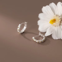 Zierliche Blumen form Ohrringe 925 Sterling Silber Gänseblümchen Creolen Modeschmuck für Frauen