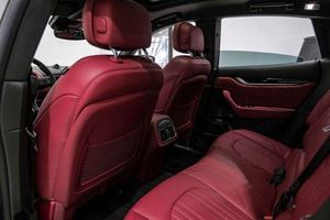 <span class=keywords><strong>Maserati</strong></span> <span class=keywords><strong>Levante</strong></span> Modena SUV Usado 2024 - Venta - Product Image 5