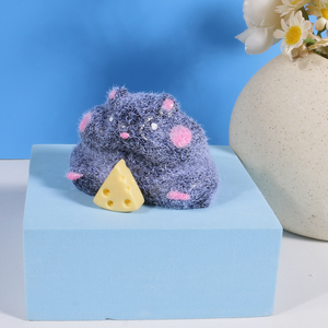 Mini Hamster Amusant Mignon Kawaii en Caoutchouc Extensible Squishy Moelleux Mochi Doux et Pufi pour Soulager le Stress - Product Image 5