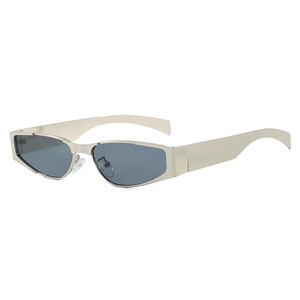 Gafas de Sol de marco estrecho pequeño de Metal para mujer 2025 <span class=keywords><strong>Vogue</strong></span> <span class=keywords><strong>Y2k</strong></span> gafas de sol rectangulares moda femenina Vintage Punk estilo Hip-Hop gafas - Product Image 5