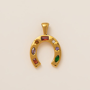 Fe y Fortuna | Colgantes Chapados en Oro PVD de 18K con Dijes Vintage de Cruz, Herradura y Mano de Fátima | Impermeables, Hipoalergénicos y Duraderos - Product Image 4