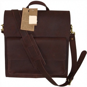 Bolso de Cuero Genuino, Elegante y Duradero, Bolso Bandolera de Marca Propia Hecho en Uttar Pradesh para Hombre - Product Image 1