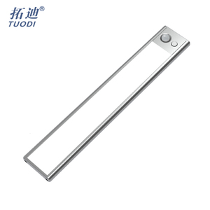 TUODI Veilleuse LED moderne rechargeable pour placard de cuisine Abat-jour blanc activé par le mouvement magnétique alimenté par batterie - Product Image 2