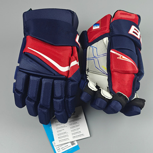 Gants de hockey sur glace en maille rouge, noir et blanc avec fermeture auto-agrippante, matériaux composites durables et légers, équipement de protection pour adultes - Product Image 2