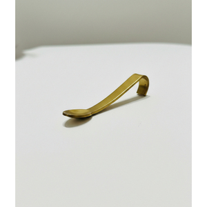 Cuchara profesional de precisión para shilajit, diseñada para una dosificación controlada de suplementos, esencial para una rutina de bienestar avanzada. - Product Image 4