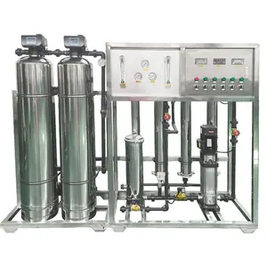 Ligne de production de la machine à eau en bouteille Machine de remplissage complète en plastique pour pompe de distribution d'usine