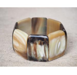 กำไลเขาควาย งานฝีมือธรรมชาติ เครื่องประดับทำมือที่ไม่เหมือนใครสำหรับผู้หญิง เครื่องประดับแฟชั่นที่ยั่งยืน และเครื่องประดับส่วนตัวสำหรับทุกวัน - Product Image 1