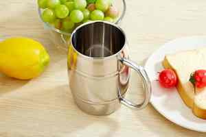 Venta al por mayor de fábrica: Nuevas y elegantes jarras de cerveza/barman de gran capacidad, de alto valor y prácticas, con base grande de acero inoxidable y aislamiento al vacío. - Product Image 2