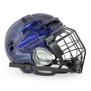 Mũ bảo hiểm khúc côn cầu chất lượng cao bằng sợi carbon xanh với lưới chắn mặt, lý tưởng cho người chơi khúc côn cầu trên băng và sân cỏ - Product Image 4