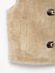 <span class=keywords><strong>Gilet</strong></span> à <span class=keywords><strong>capuche</strong></span> en <span class=keywords><strong>fausse</strong></span> <span class=keywords><strong>fourrure</strong></span> pour femmes personnalisé <span class=keywords><strong>avec</strong></span> poches, manteau <span class=keywords><strong>sans</strong></span> manches doublé en peluche, <span class=keywords><strong>gilet</strong></span> décontracté d'hiver, vêtements d'extérieur en gros directement en usine - Product Image 4