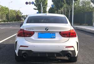 <span class=keywords><strong>BMW</strong></span> Série <span class=keywords><strong>1</strong></span> Modèle <span class=keywords><strong>2022</strong></span> 120i <span class=keywords><strong>1</strong></span>.5T <span class=keywords><strong>M</strong></span> Sport Night Edition Transmission Automatique - Product Image 3