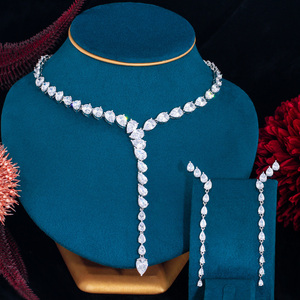 Parure de bijoux <span class=keywords><strong>fantaisie</strong></span> élégante pour femme, collier et boucles <span class=keywords><strong>d</strong></span>'oreilles longs en cristal zircon cubique vert poire, idéale pour les soirées - Product Image 4