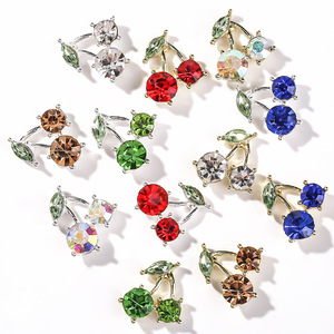 Ciondoli per unghie in lega di ciliegio rosso/rosa con strass in ciliegio di cristallo con gemme di cristallo brillante in metallo e zircone per <span class=keywords><strong>Nail</strong></span> <span class=keywords><strong>Art</strong></span> decoro per la ciliegia - Product Image 3