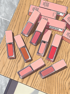 Brillo labial de alta gama, hidratante y moldeador de labios, con una fuerte cobertura para realzar la forma de los labios, el más vendido. - Product Image 6