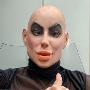 Máscara Facial Completa <span class=keywords><strong>de</strong></span> Látex Suave <span class=keywords><strong>de</strong></span> Mujer Calva <span class=keywords><strong>de</strong></span> Boca Grande y Fea para Disfraz <span class=keywords><strong>de</strong></span> Halloween, Cosplay, <span class=keywords><strong>Terror</strong></span> Divertido y Loco para Carnaval - Product Image 5