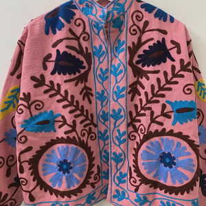 Chaqueta India de Verano con Bordado Floral Suzani Abrigo Algodón con Botón de Punto Técnicas Estampadas - Product Image 1