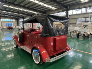 Voiture classique pour la réception de voyages de loisirs Sièges confortables et spacieux Transport spécial - Product Image 6