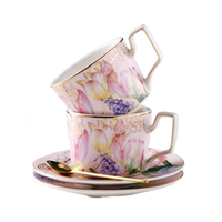 Vente en gros de tasses à thé de luxe Service de tasses et soucoupes à fleurs en céramique Tasses à thé florales anglaises avec boîte-cadeau