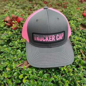 Gorra trucker de malla de 5 paneles unisex personalizada al por mayor, de algodón negro de alta calidad con logo, ideal para deportes. - Product Image 1