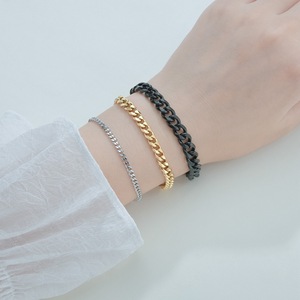 สร้อยข้อมือสแตนเลสสตีลเคลือบ PVD สีทองแบบ Curb Chain ขนาด 3.5 มม.-9 มม. หลายขนาด |   เครื่องประดับฮิปฮอปไมอามีลิงค์ - Product Image 3