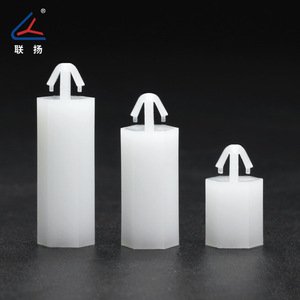 Espaciador hexagonal de plástico con cierre a presión Lianyang Nylon FM3FM4 para soporte de aislamiento en aplicaciones eléctricas - Product Image 1