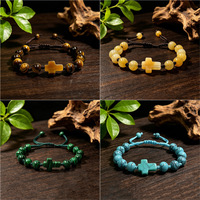 Bracelet artisanal en macramé avec pierres énergétiques (améthyste, quartz rose), perles et croix, ajustable, bijoux spirituels pour la paix intérieure