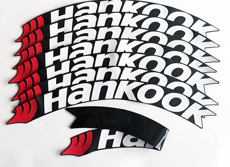 8 pegatinas con el logotipo rojo de Hankook.