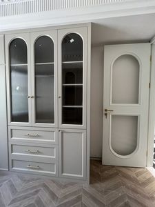 ตู้เสื้อผ้าไม้จริงทันสมัย ความจุขนาดใหญ่ ดีไซน์เป็นมิตรกับสิ่งแวดล้อม สำหรับเก็บเสื้อผ้าในห้องนอน บานประตูแบบแผ่น ชั้นวางของหลายชั้น - Product Image 6