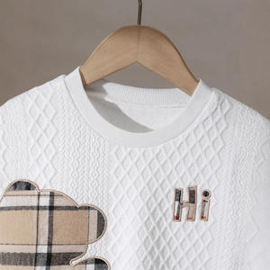 Ensemble d'été transfrontalier euro-américain pour enfants : T-shirt à manches courtes imprimé motif ourson et short ample à <span class=keywords><strong>carreaux</strong></span> pour garçons - Product Image 2