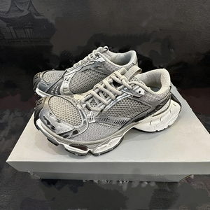 Sneakers Track 3.0 di Qualità con Luci LED per Uomo e Donna, Scarpe Sportive da Corsa, Sneakers LED Track 3.0 Retrò - Product Image 4