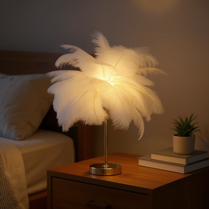 Lampe de table Loftus Art Déco avec abat-jour en plumes blanches, à intensité variable, chargement USB, commande tactile, petite lampe de chambre, LED blanc chaud 2700K - Product Image 2