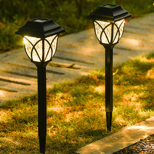 Lot de 4 lampes solaires automatiques à LED pour le jardin, lampes à induction pour les décorations de Noël. - Product Image 3