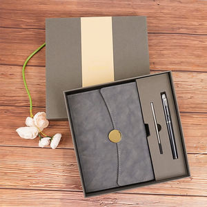 도매 비즈니스 럭셔리 A5 다이어리 병 세트 사용자 정의 PU 가죽 A5 노트북 선물 세트 펜, 열 머그 및 USB - Product Image 3